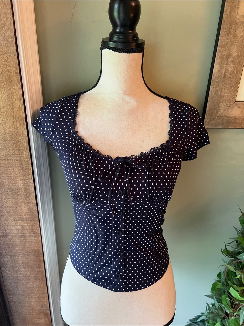 Polka Dot Button-Front Scoop Neck Blouse - Navy/White